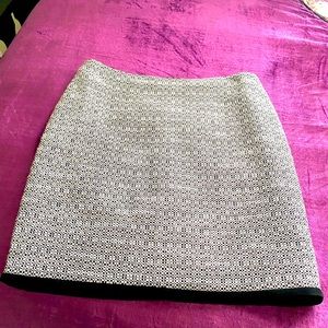 Black and white mini skirt 🌷